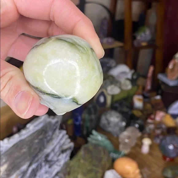 Unique Black Lace Serpentine Skull Carving - Picture 5 of 7